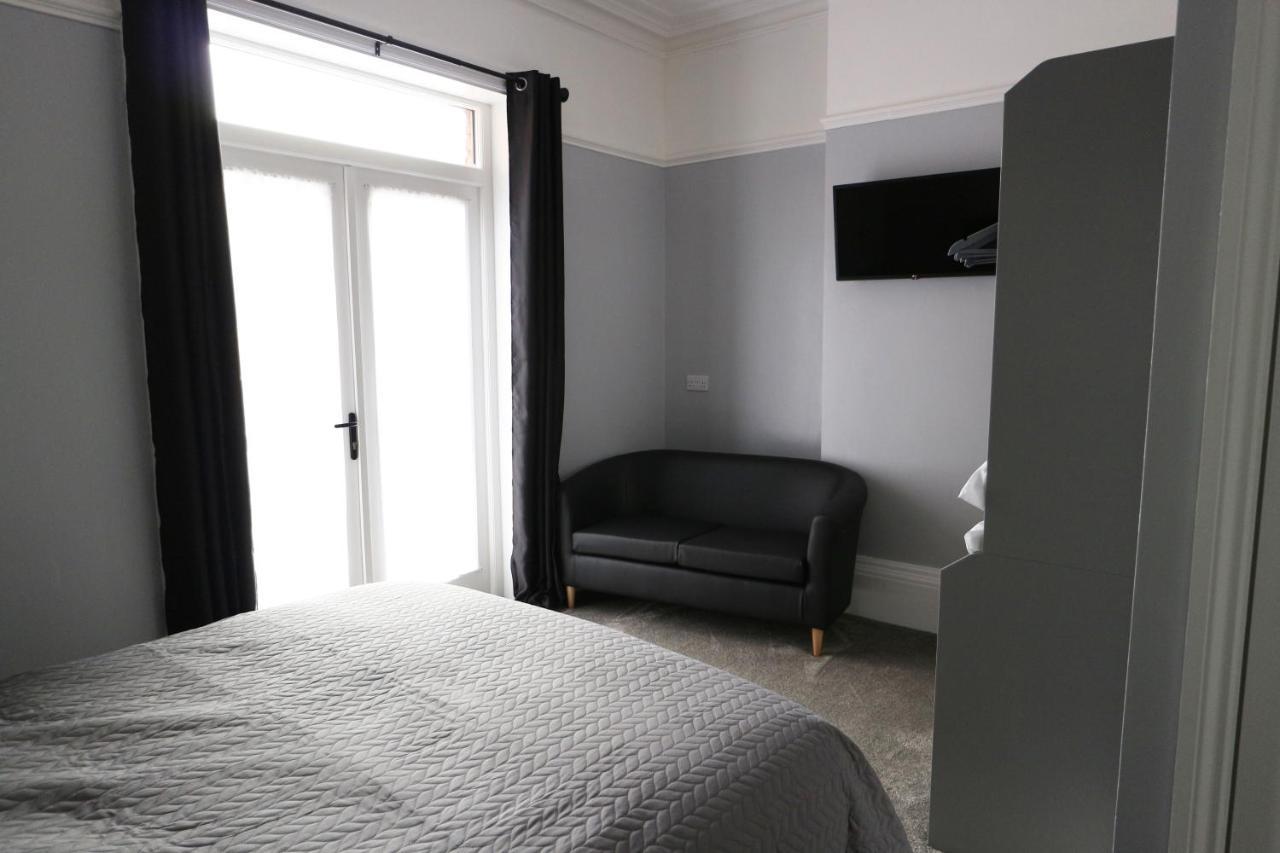 Number 33 Room Only Вітбі Екстер'єр фото