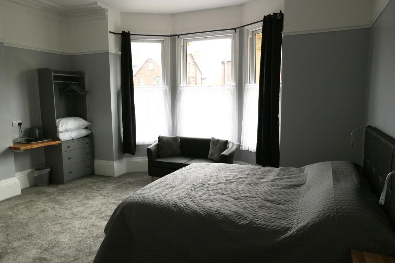 Number 33 Room Only Вітбі Екстер'єр фото